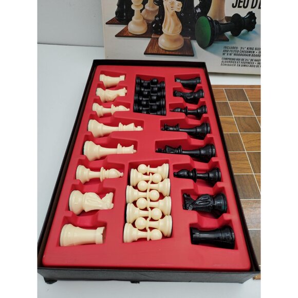 Vintage Plastic Chess Game with Board Vintage Board Game. Chess Set With Board, - Picture 10 of 10